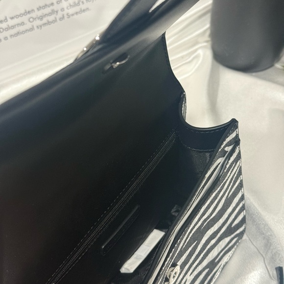 MICHAEL KORS Greenwich Small Animal Print Logo Crossbody Bag - Picture 8 of 9